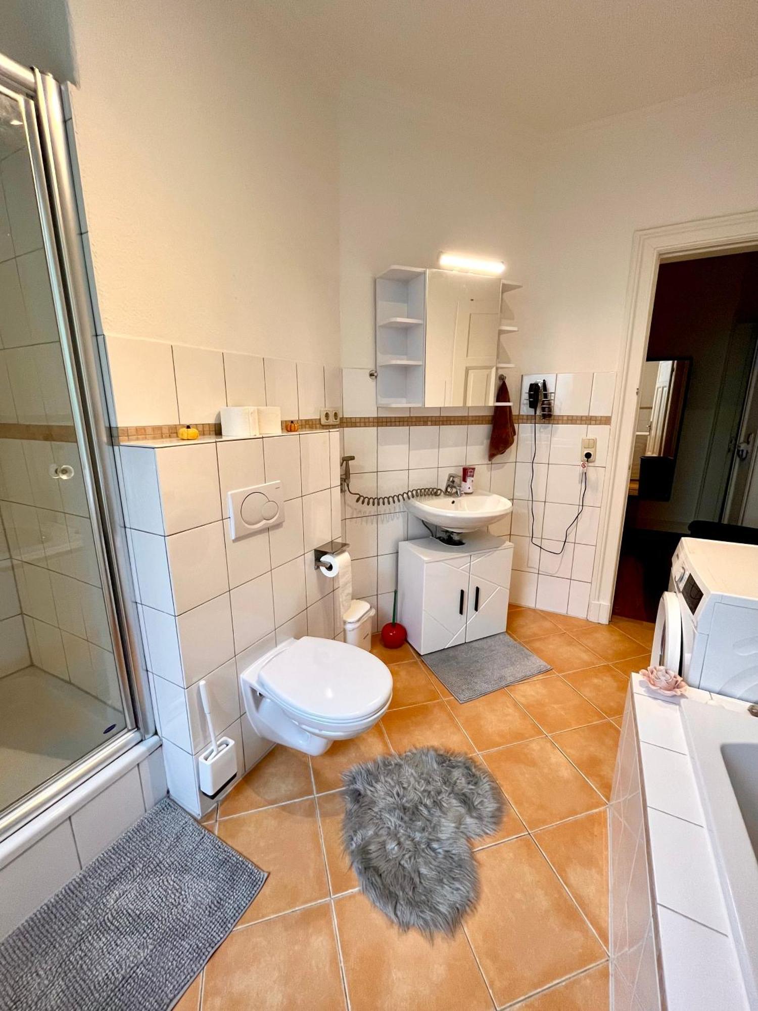 Doppelzimmer Mit Terrasse In Privatem Zuhause Privatunterkunft *