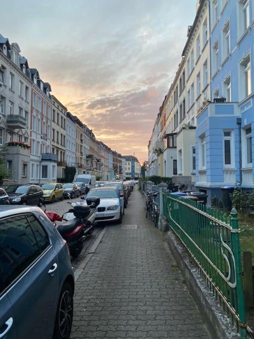 Homestay Doppelzimmer Mit Terrasse In Privatem Zuhause
