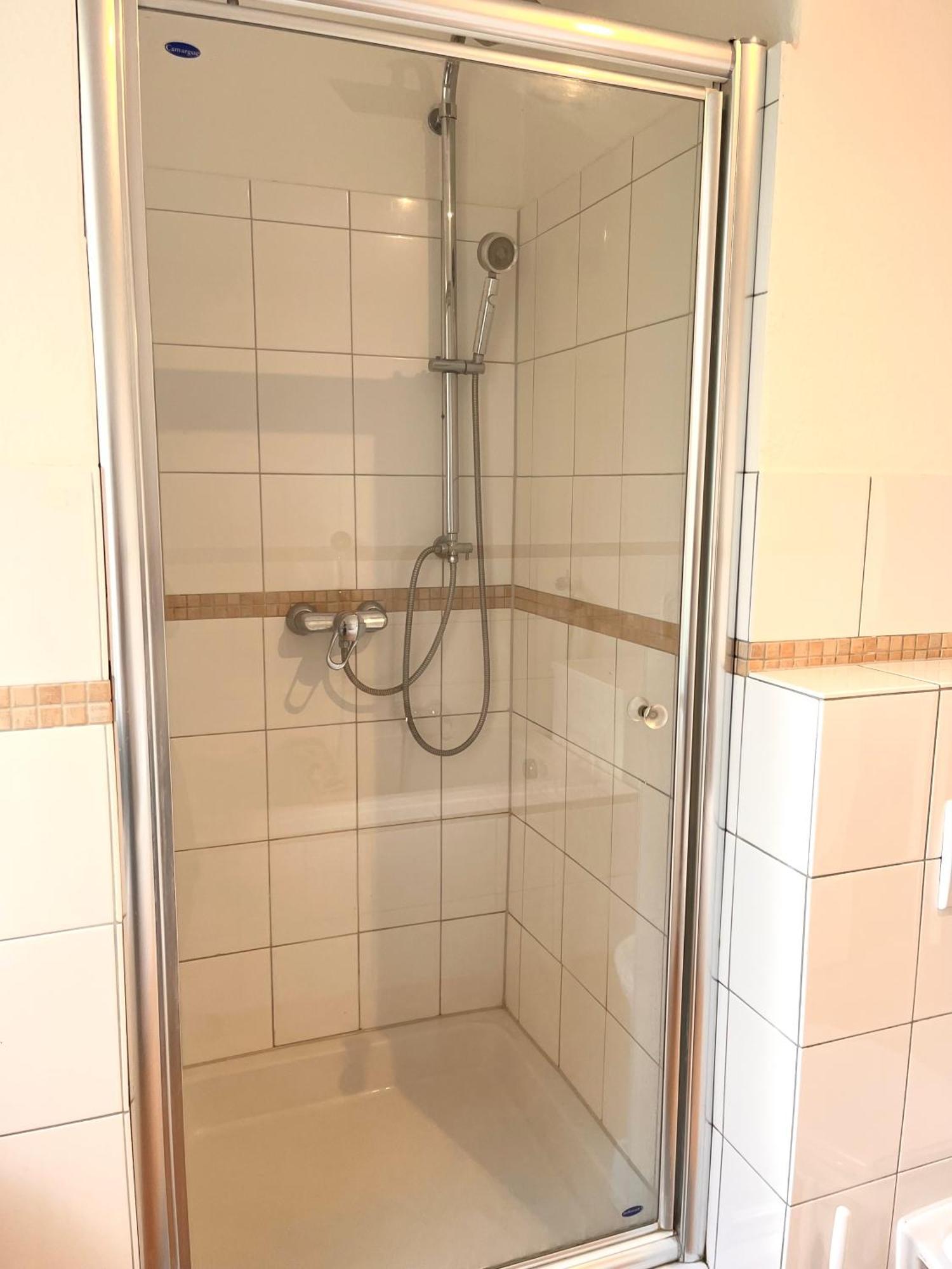 Homestay Doppelzimmer Mit Terrasse In Privatem Zuhause *