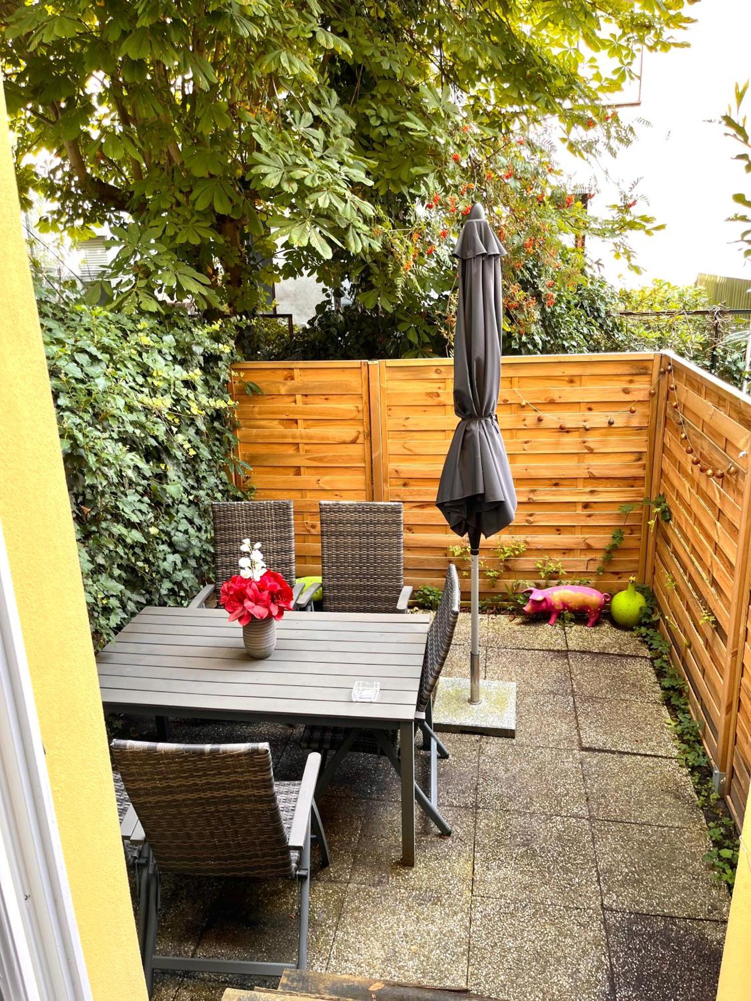 Homestay Doppelzimmer Mit Terrasse In Privatem Zuhause